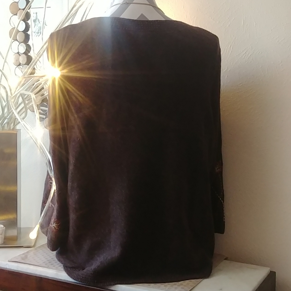 Cute Fall Sweater! - Picture 4 of 7